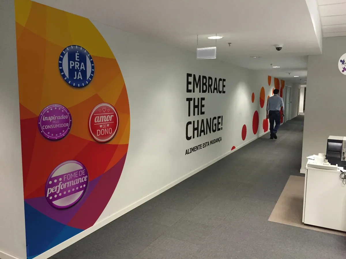 Selos de valores e a assinatura Embrace the change